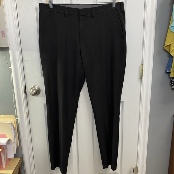 J.M. Haggar Men's Black Flat Front Premium Comfort Fit Dress Pants Sz 38x32 SLIM - Picture 1 of 9